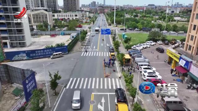 社会传真20240808 一线“烤”验：高温下的“汗”卫者