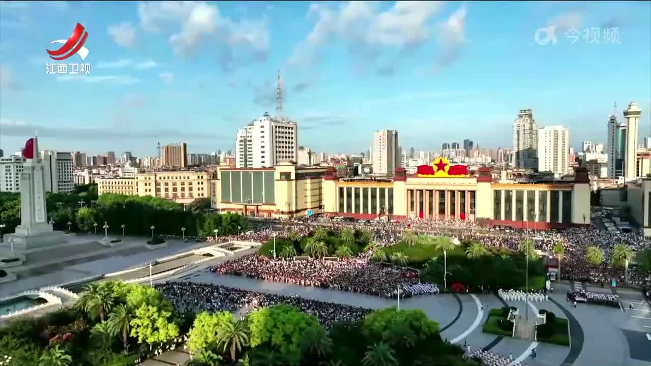 庆祝八一建军节 致敬最可爱的人