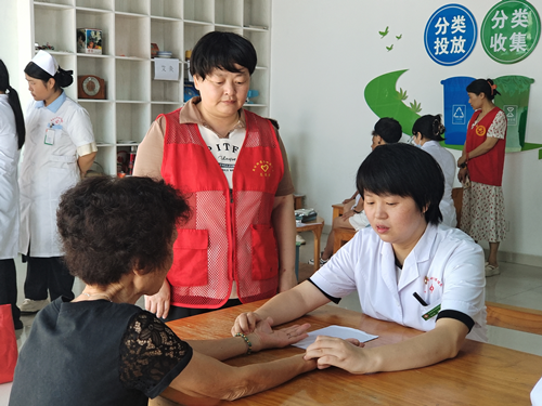 中医义诊进社区 健康服务暖人心——景德镇市妇幼保健院中医健康义诊走进梨树园社区