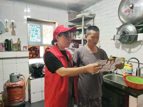 鹰潭市月湖区梅园街道梅园社区开展社会救助宣传活动