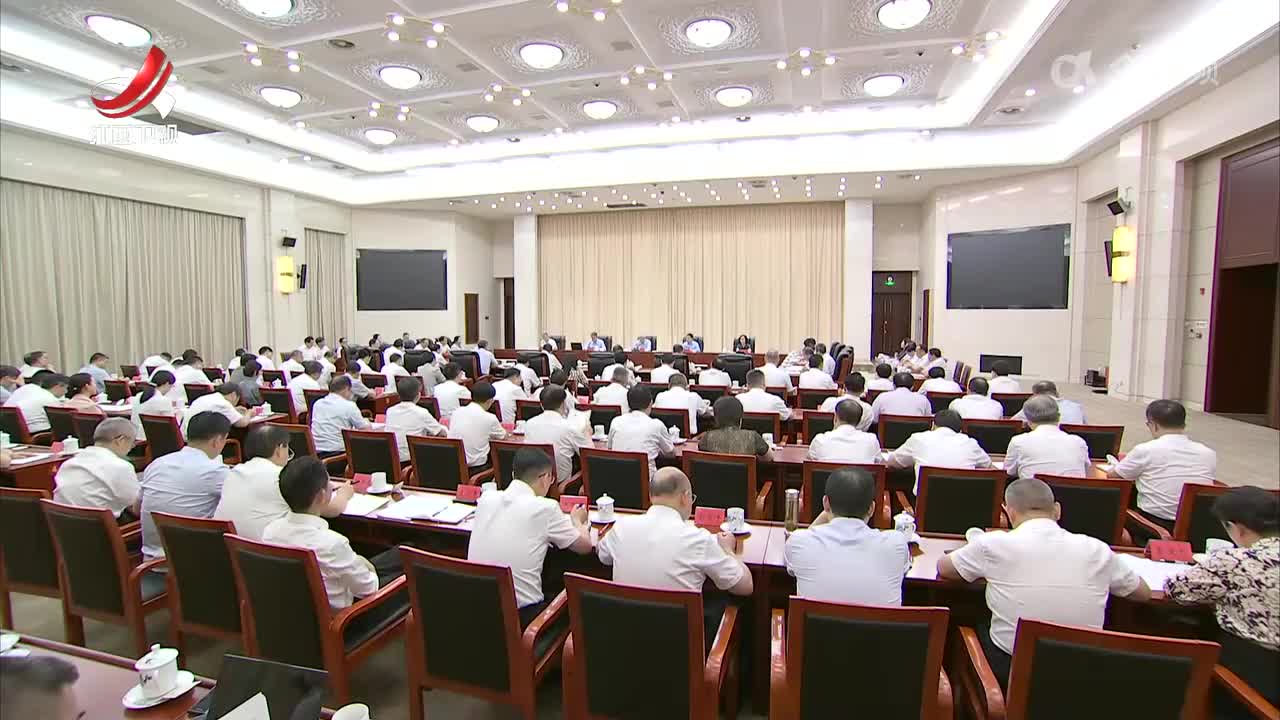尹弘主持省委理论学习中心组集体学习时强调 深入学习全面贯彻落实习近平文化思想 推动全省宣传思想文化事业高质量发展 叶建春吴忠琼出席