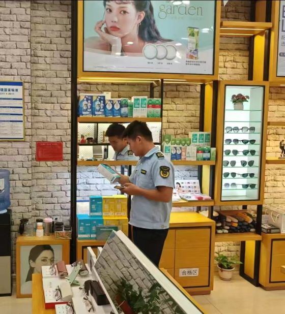 宜春市袁州区市场监督管理局开展眼镜行业医疗器械专项检查