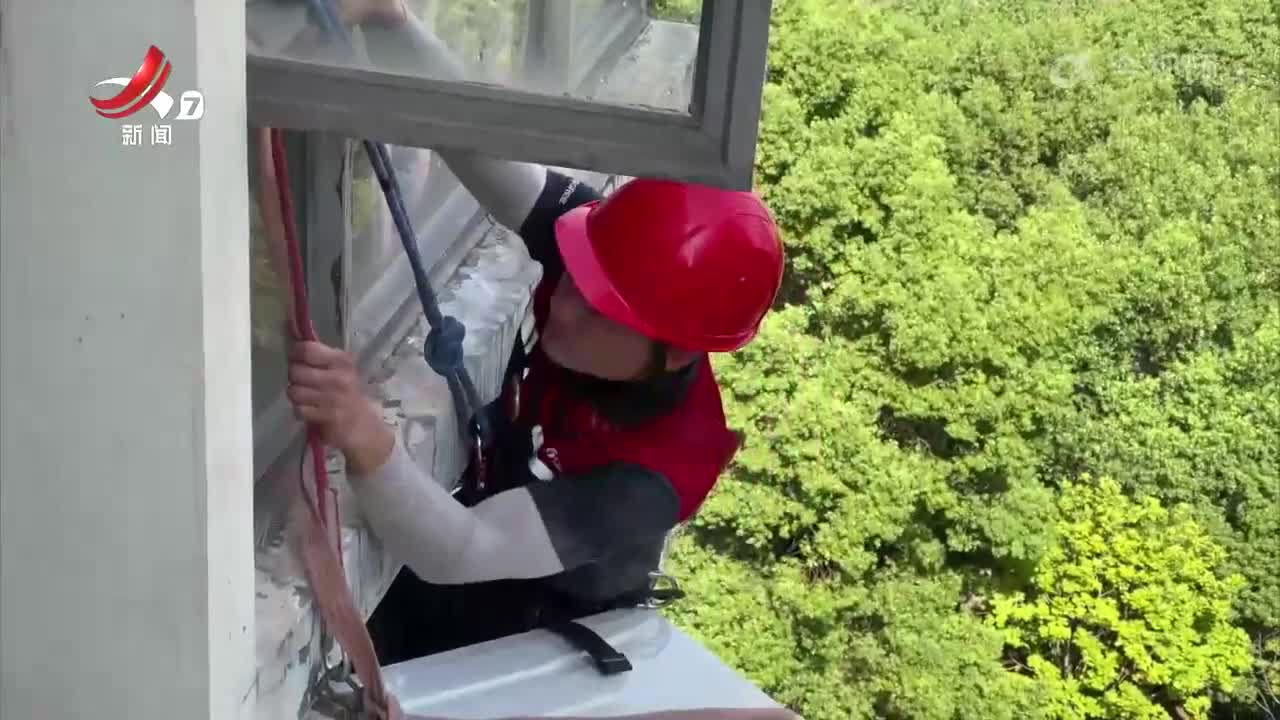 【抓落实 求实效】一线“烤”验：空调安装 为百姓送清凉