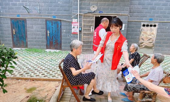 宜春市宜阳新区官园街道张家山先锋片区开展敬老反诈宣传行动