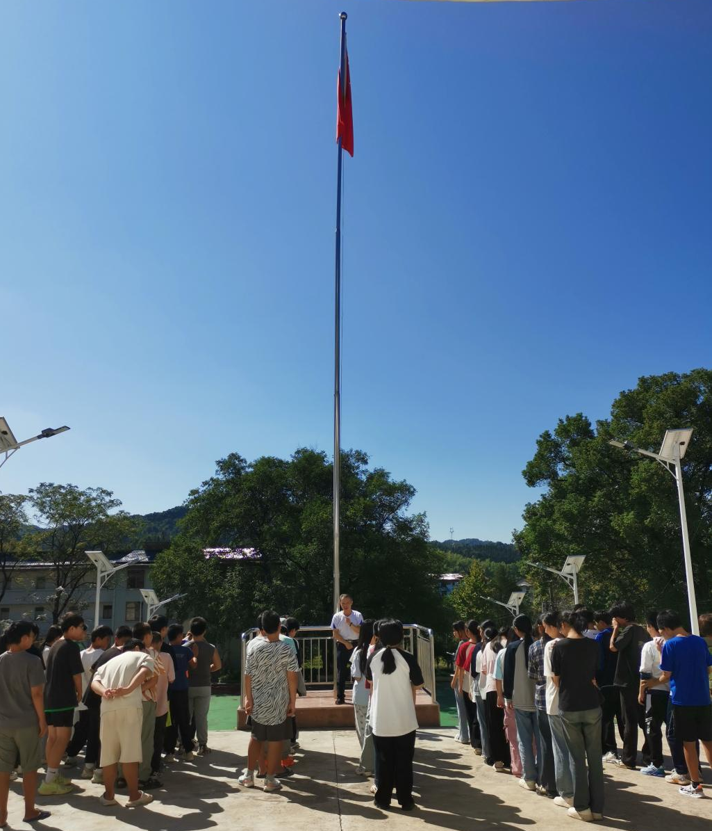 资溪县高田中学多举措开展庆国庆活动