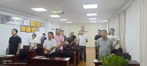 人保财险九江八里湖支公司：齐唱国歌迎国庆