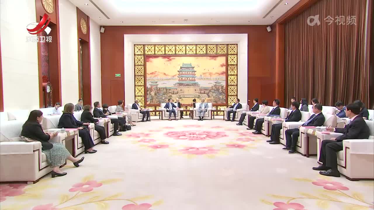 尹弘会见世界知识产权组织总干事邓鸿森一行