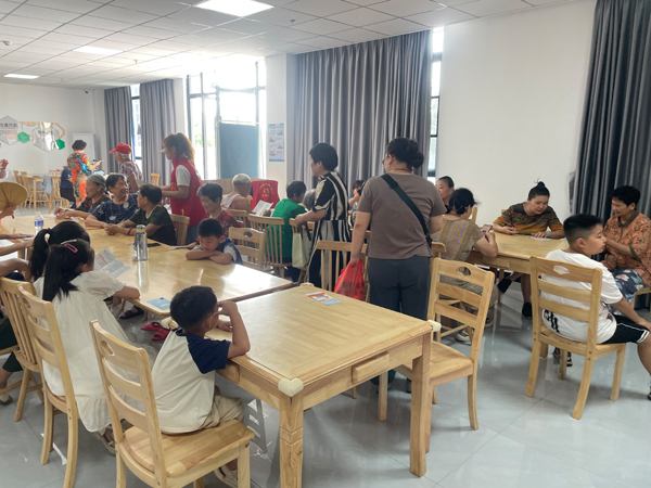 鹰潭市月湖区枫园社区举办“呵护孩子的健康生活” 专题讲座