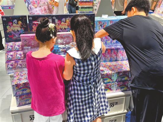 长天新闻丨江右锐评：如何让“疯狂的卡片”不再“疯狂”