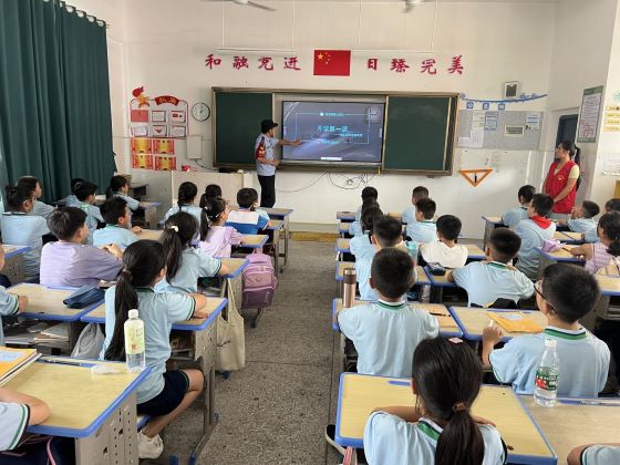 宜春市袁州区下浦街道：铁路知识进校园 安全防护入童心