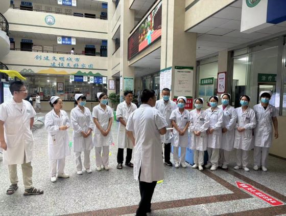 以演促练 以练备战——宜春市第二人民医院开展突发群体性食源性疾病应急处置演练