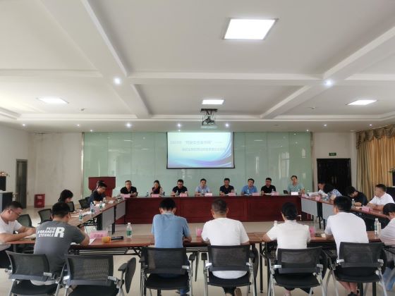 江西省药监局一行到宜春市袁州区医疗器械生产企业调研