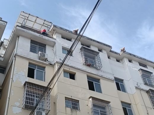 宜丰县花门楼社区：修缮房屋小工程 暖心守护大民生