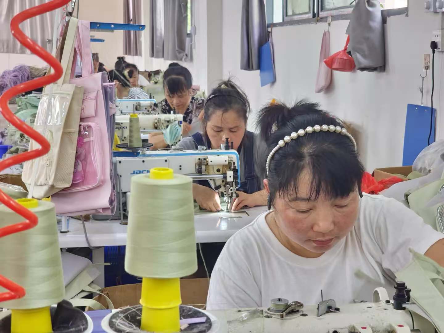 万载县岭东乡：​乡村“微工厂”赋能振兴路