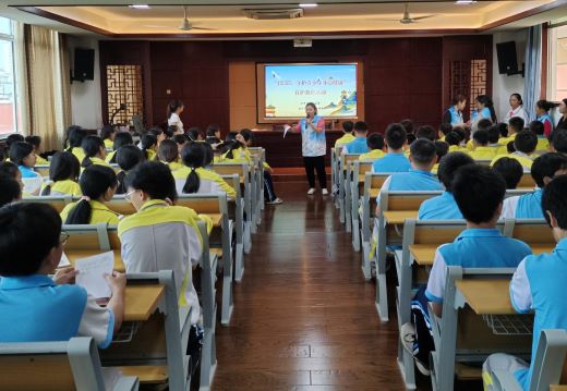 江西上高：“12355”进校园 呵护青春远航