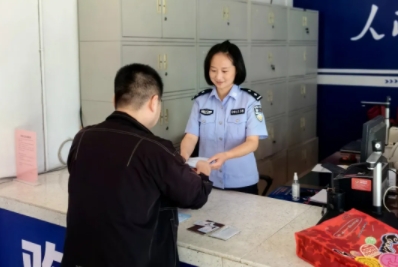 上饶一男子误给民警“差评” 急忙折返说明情况