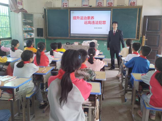 金溪县左坊镇中小学校：法制宣传进校园，预防欺凌护成长