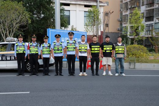 宜春市交通运输执法支队圆满完成“时光演唱会”交通运输保障任务