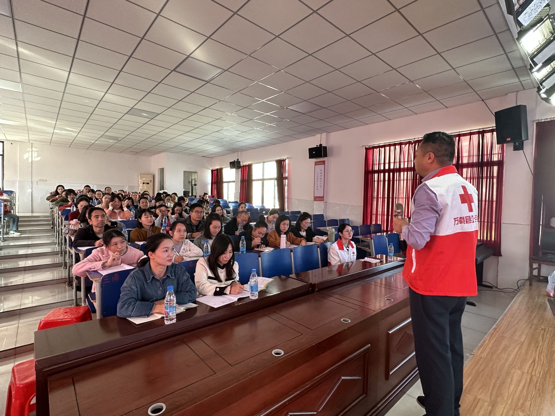 万载第二小学图片