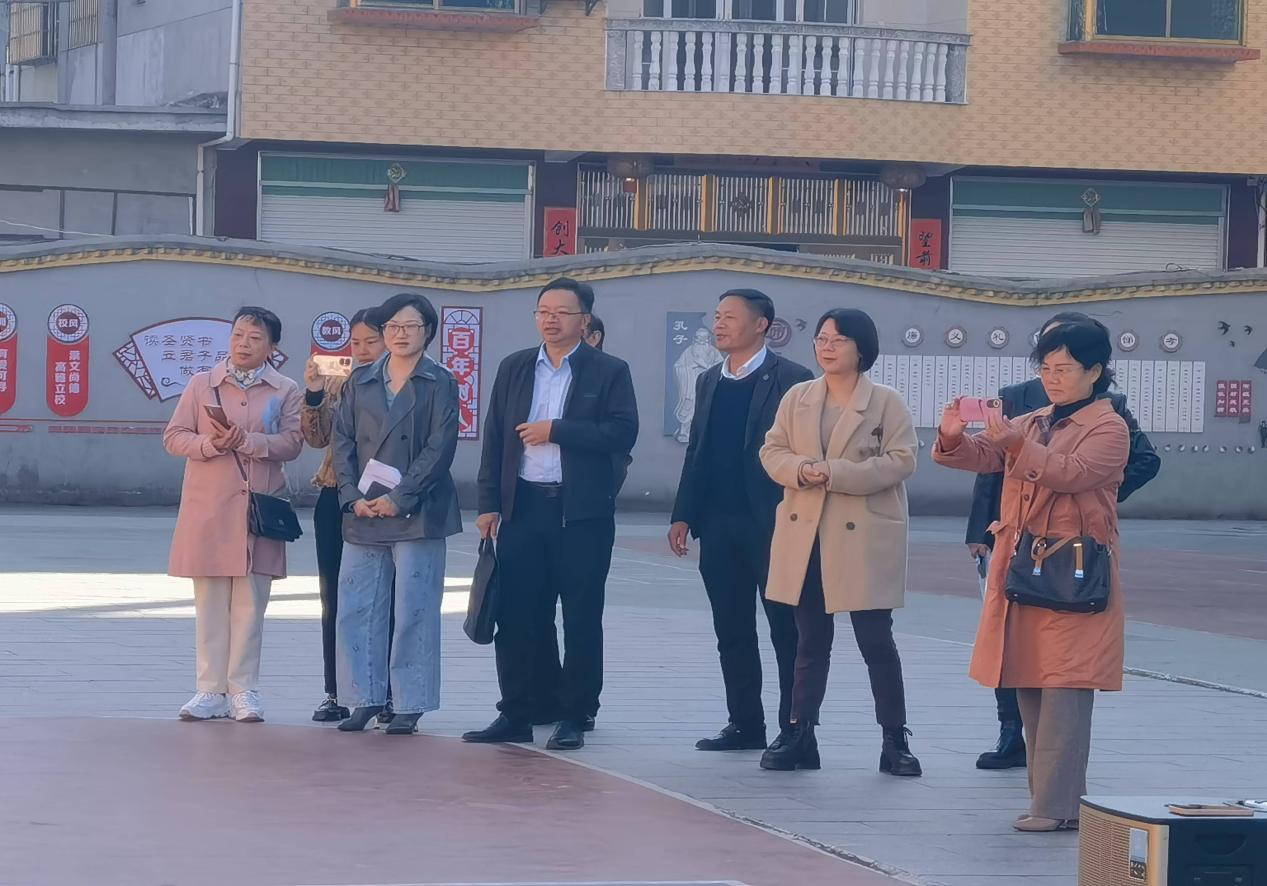 优化资源配置 促进教育均衡