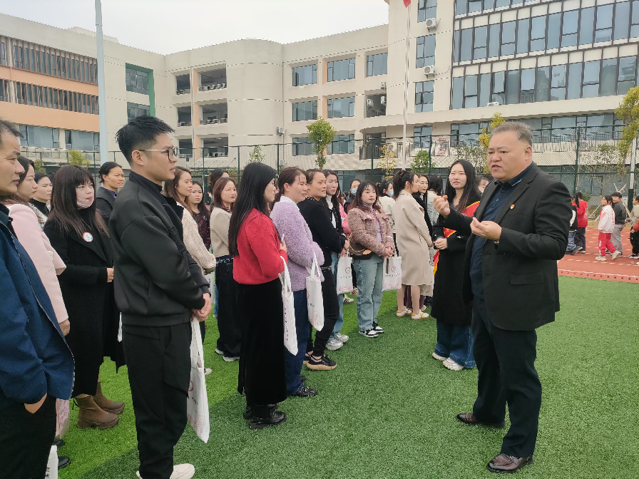 倾听流水的声音，把握溪流的脉搏——南城县近溪小学第一届家长委员会成立活动