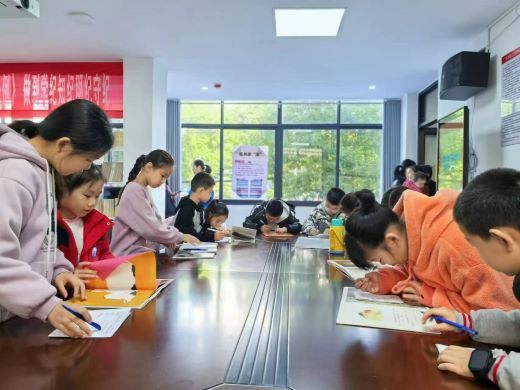 宜丰县流源社区开展阅读嘉年华活动