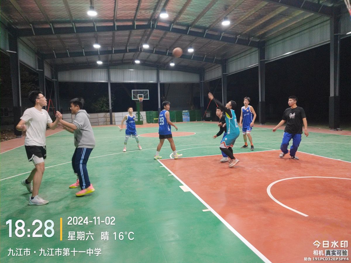 九江市第十一中学篮球健儿荣耀归来 —— 2024年九江市中小学生校园篮球联赛总决赛纪实