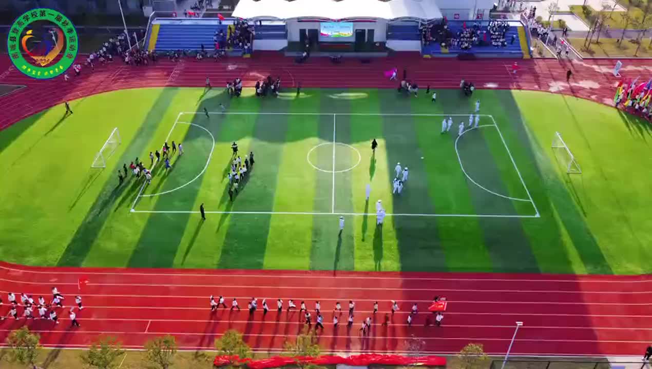 南城县登高学校：携手登高  逐梦青春