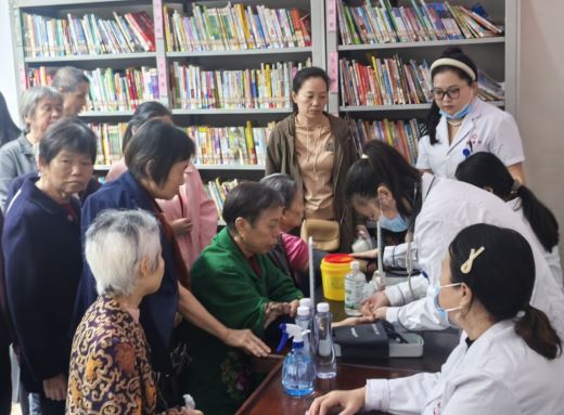 宜丰县桂花社区：送医送药送温暖 真情关怀暖民心