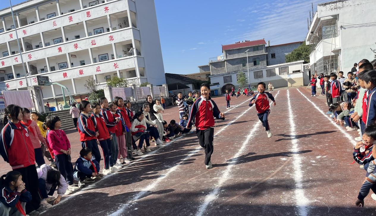 运动点燃激情 拼搏不负韶华——乐安县湖坪中心小学召开冬季运动会