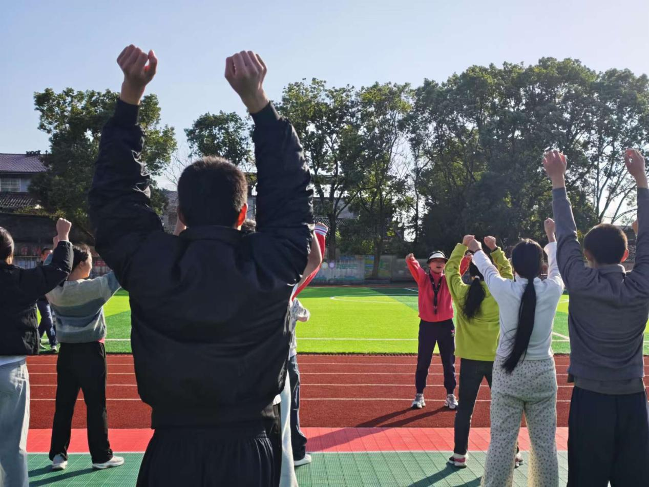 体育之光，点亮乡村校园——金溪县实验中学体育老师送教下乡活动
