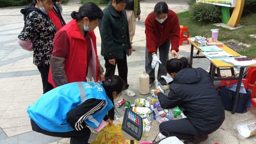 宜春市袁州区凤凰街道：可再生资源回收 助力文明城市创建