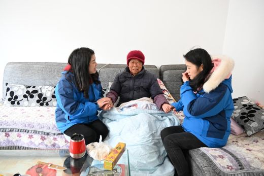 宜丰县城东社区：关爱老年人 情暖夕阳红