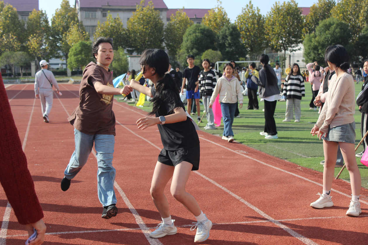 运动点燃激情青春不负韶华——南城县凤凰学校2024年第八届田径运动会破纪录