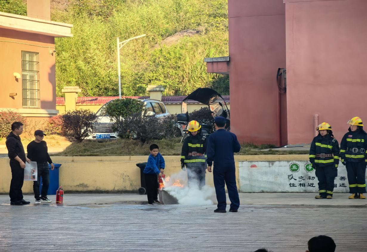 消防演练始于心，防患未“燃”践于行——南城县上唐镇中心小学消防安全演练活动