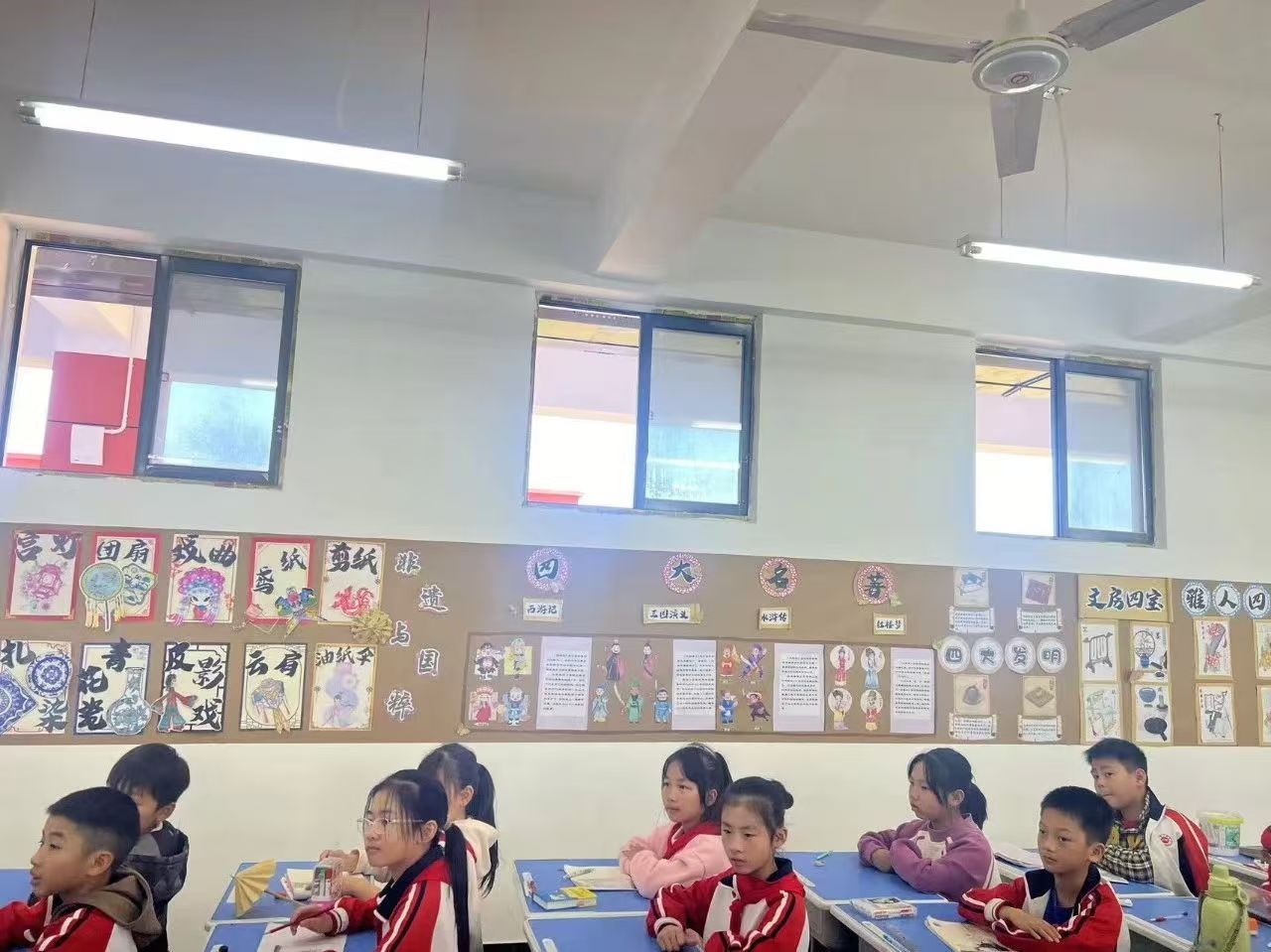 崇仁县第一小学开展班级文化评比活动