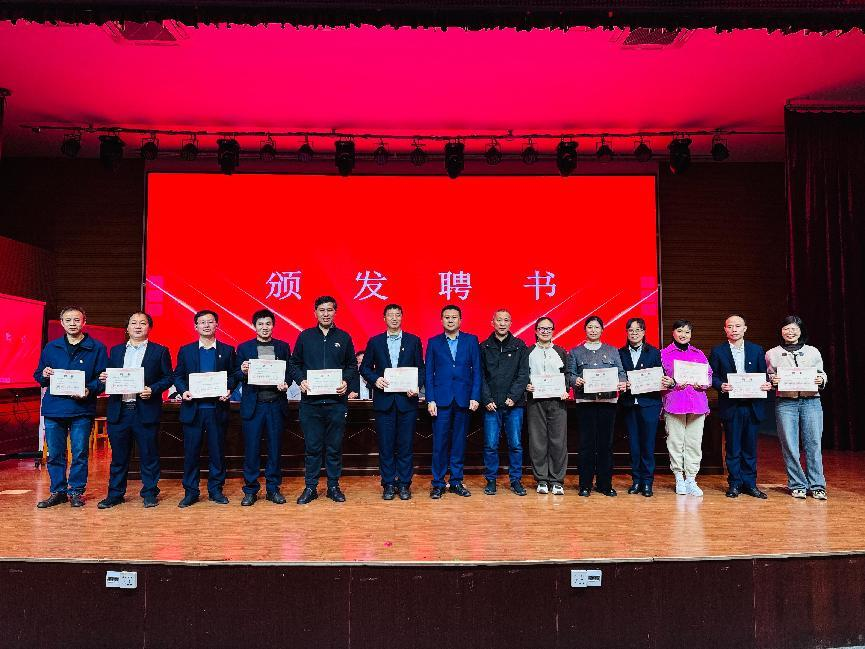 金溪县锦绣小学教育共同体举行工作启动暨“青蓝工程”结对仪式