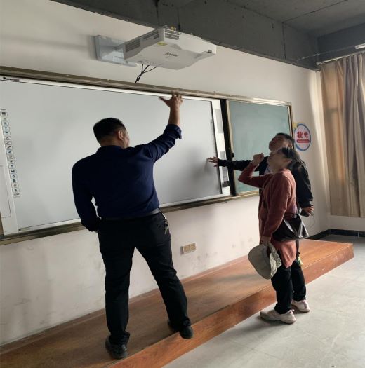 上高县审计局：重点关注校园建设 把好校园建设质量关