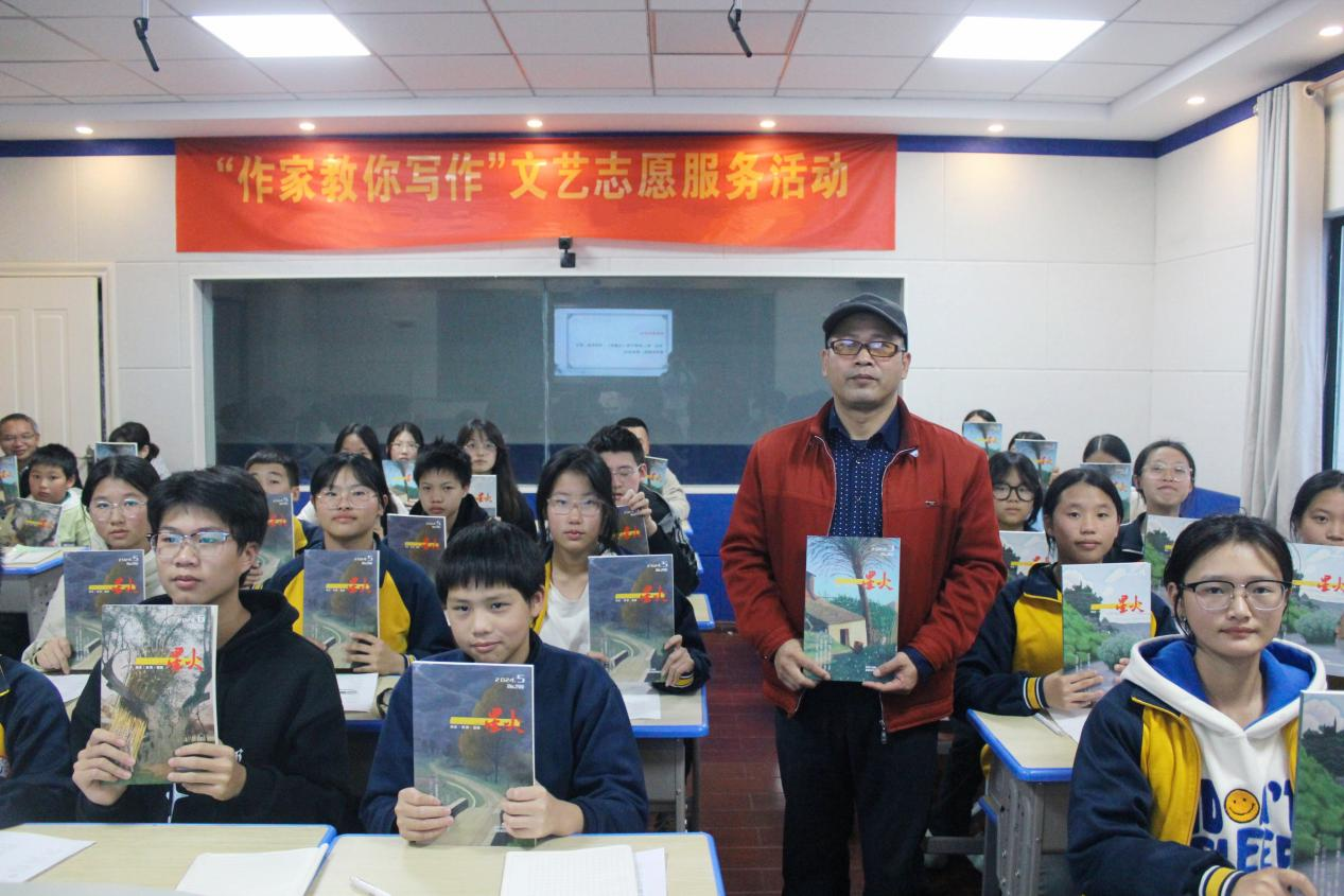 与儿童诗的美好相遇——南城县凤凰学校《星火》文学社十一月上课记