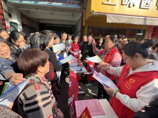 宜丰县花门楼社区：社保宣传零距离 惠民政策直送达