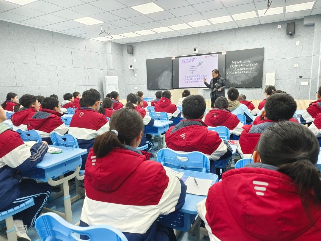 九江外国语学校庾亮校区和八里湖校区数学组联合开展教研活动