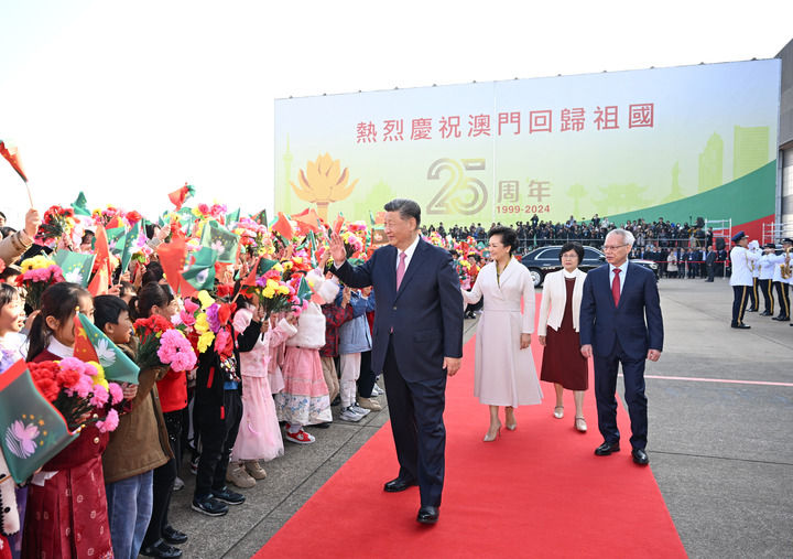 圆满结束在澳门的各项活动 习近平离开澳门返回北京