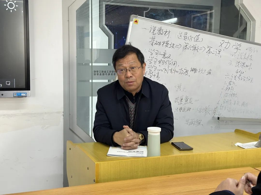 多维度培训赋能促提升 全方位凝心聚力促成长——九江华东电子信息学校组织教师开展培训（四）