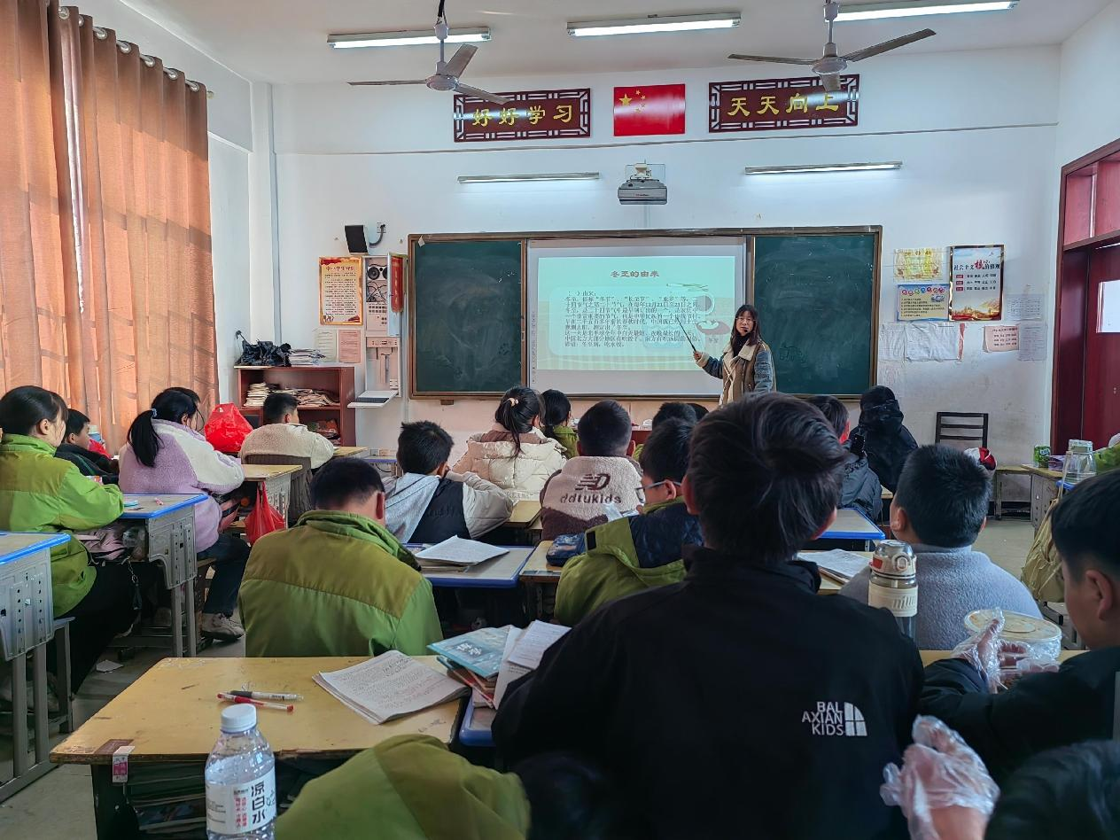 崇仁县第四小学：一堂别开生面的饺子制作劳动教育课