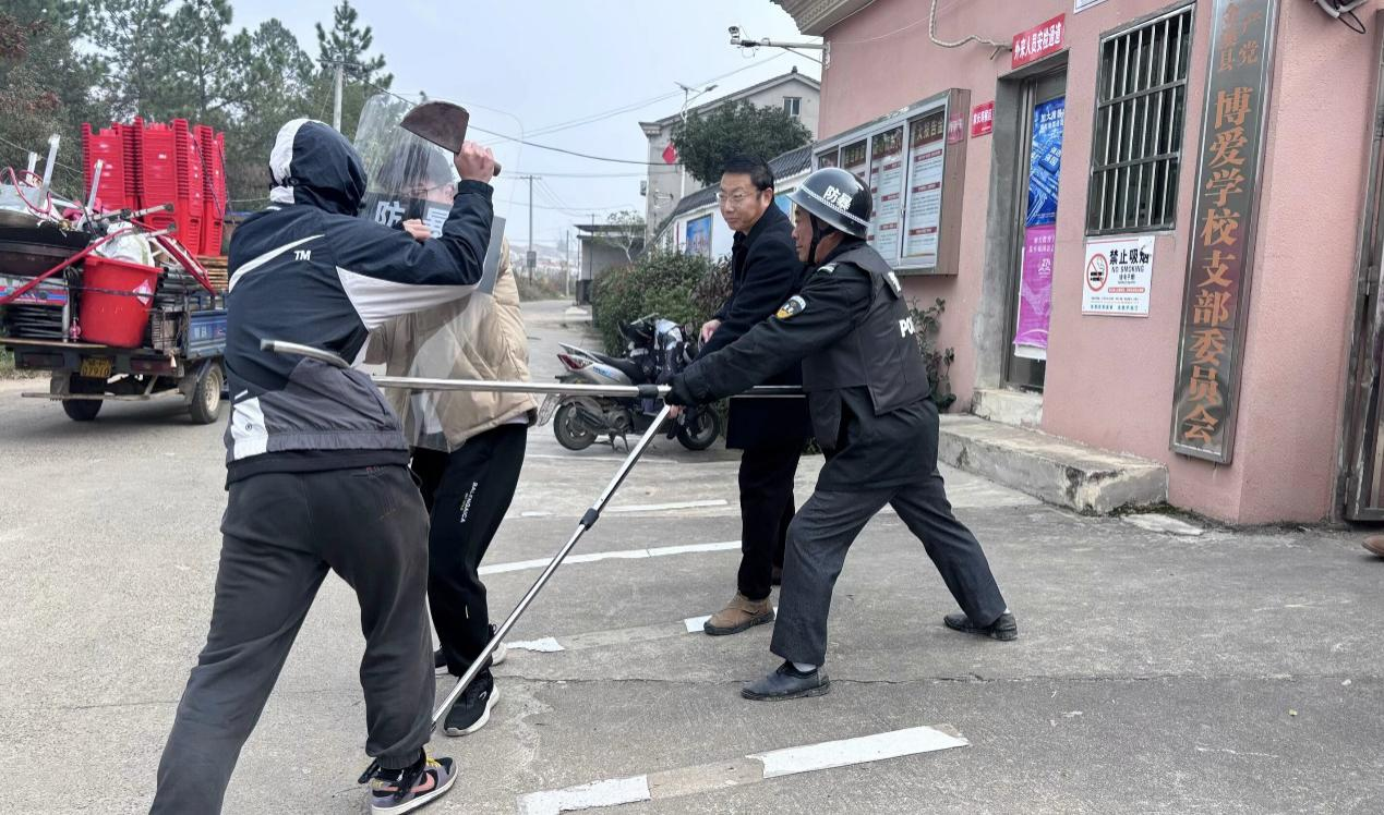 防暴有道，安全有声——金溪县博爱学校防暴恐应急演练