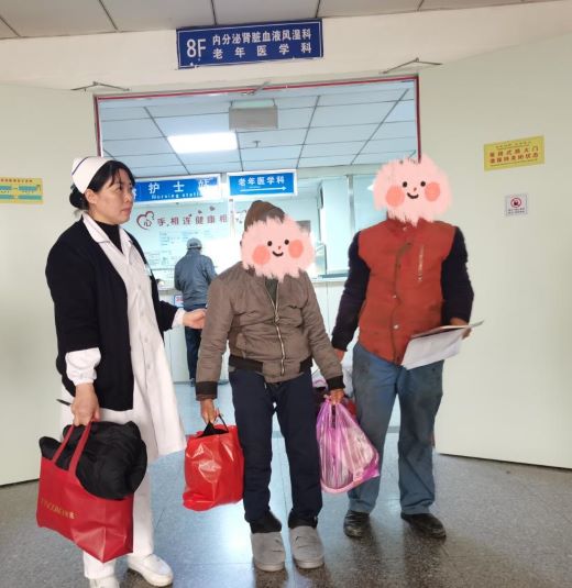 寒冬送暖 医者有爱——宜春市第二人民医院医务人员为困难患者捐赠衣物