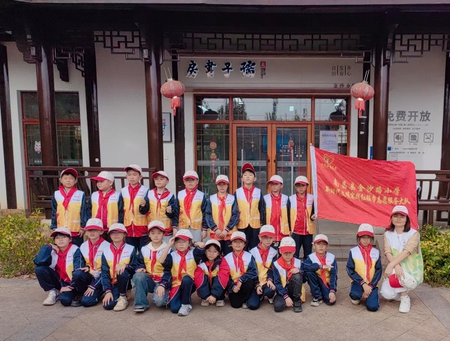 孺子书房金沙社区公园分馆迎来南昌县金沙路小学志愿者队伍