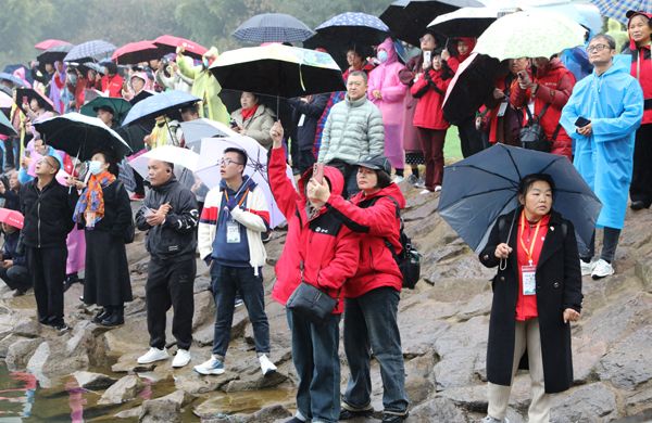 鹰潭龙虎山：组团抵达！西北专列团开启丹霞奇境之旅