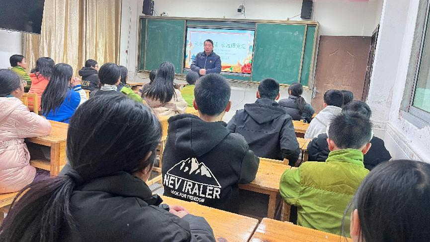 乐安县航桥学校：党支部书记上思政课
