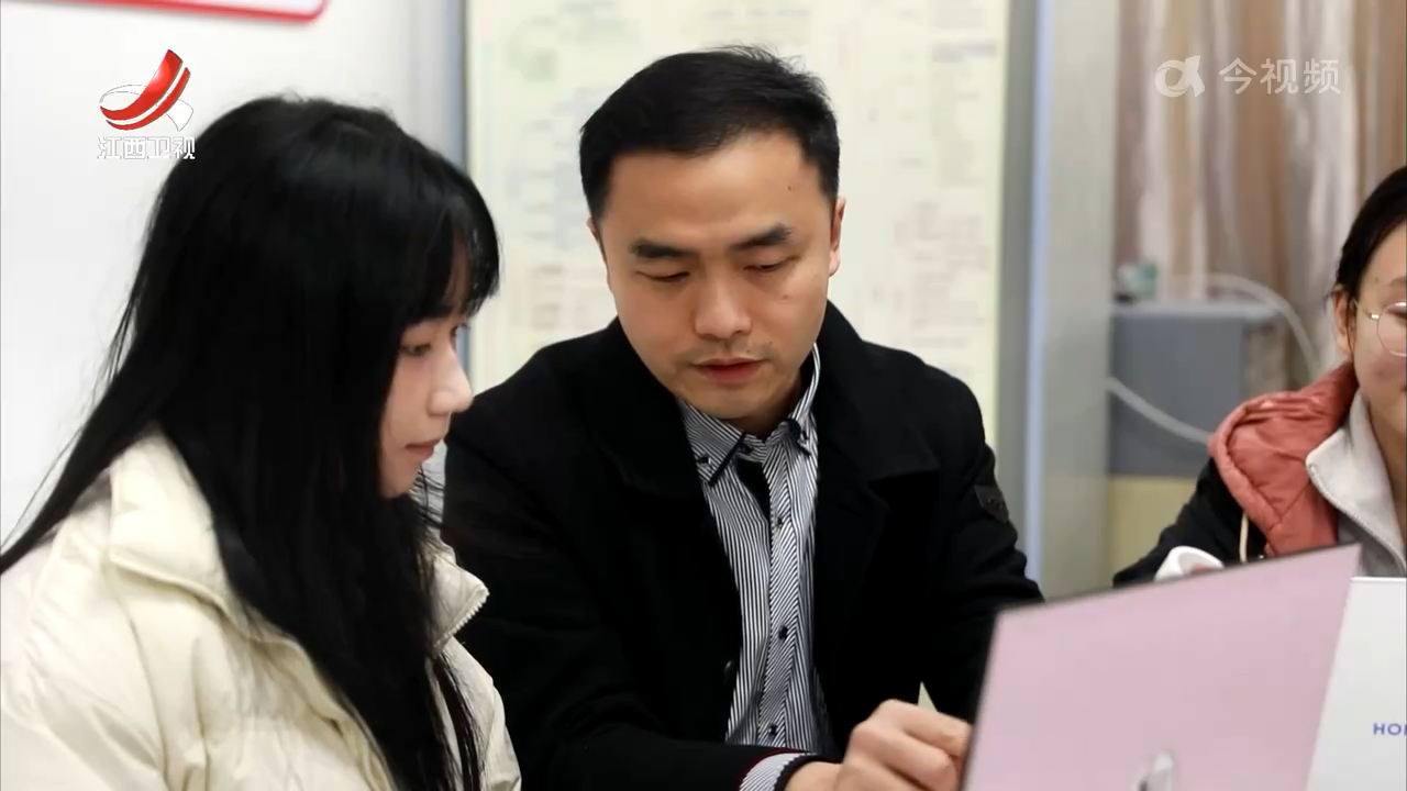 【新时代赣鄱先锋·一心为民好支书】刘阳：打造“灯塔”党建品牌  照亮学子前行之路